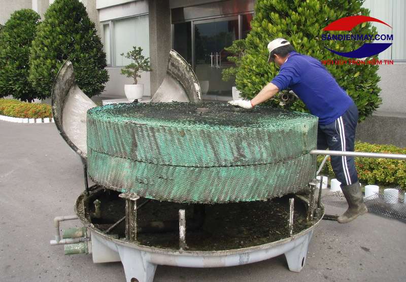 Chú ý vệ sinh màng giải nhiệt thường xuyên